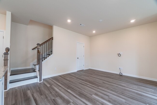 Building Photo - Comfortable home in a great area!