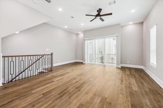 Building Photo - 1405 W 23rd St