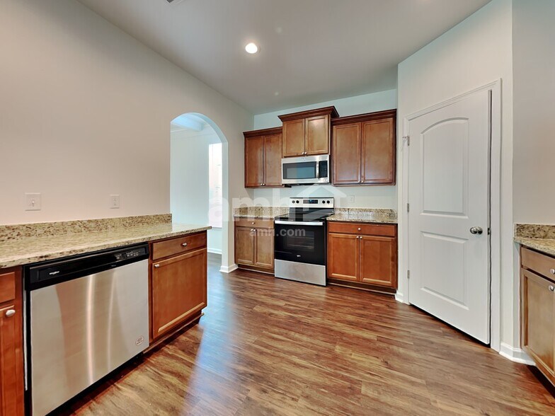 Building Photo - 130 Dunnsmore Dr