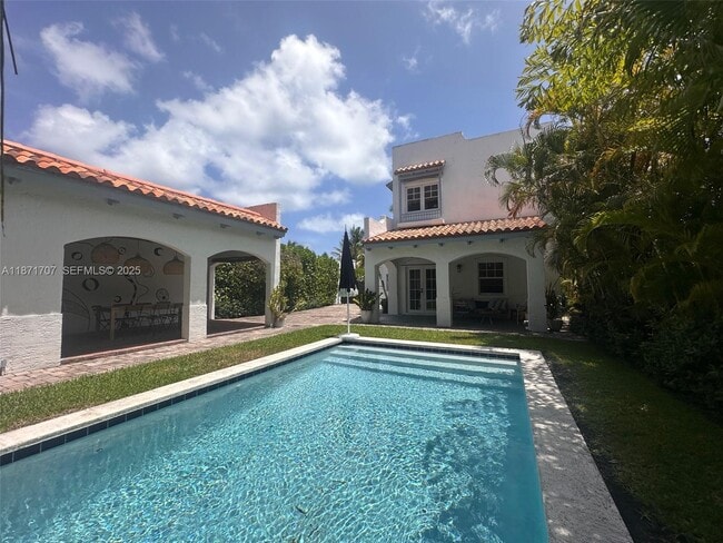 Building Photo - 375 Plymouth Rd