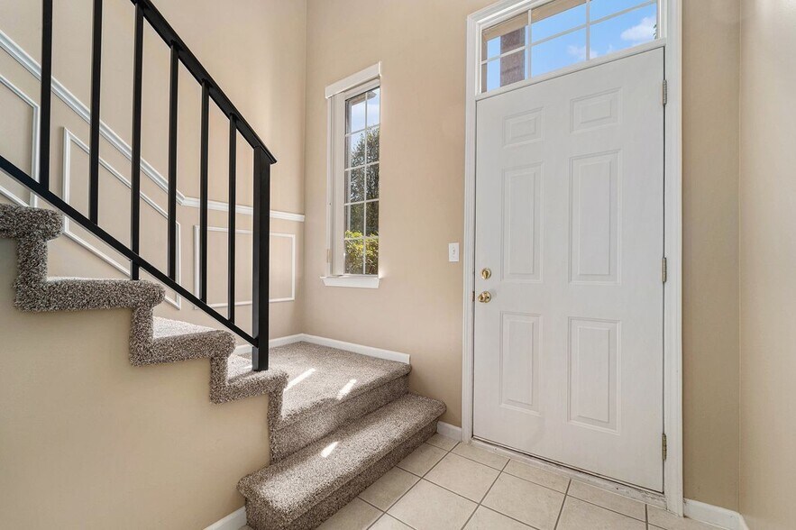Building Photo - 22209 Chesapeake Cir
