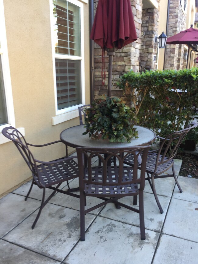 Building Photo - 1317 Corte Alemano