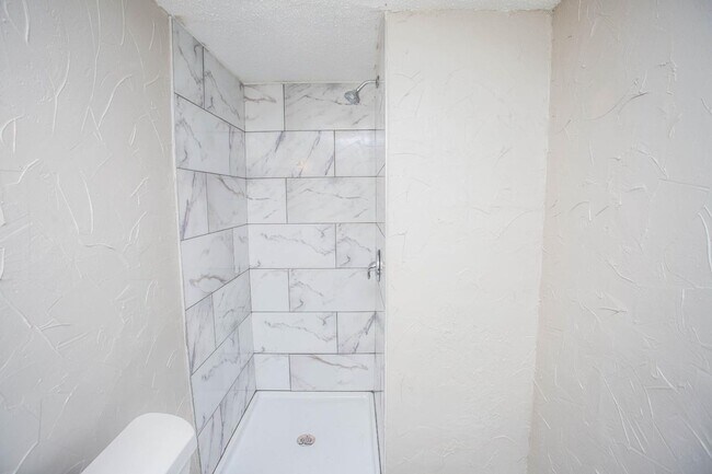 Building Photo - 2430 31st St