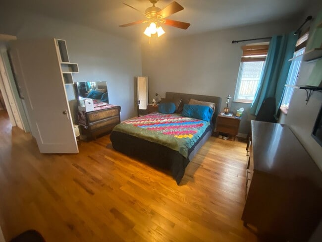 Building Photo - Awesome 2 bedroom Bungalow in Cory-Merill Neighborhood