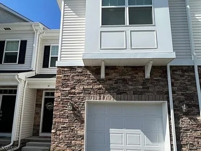 Primary Photo - 31 Gerhard Pl