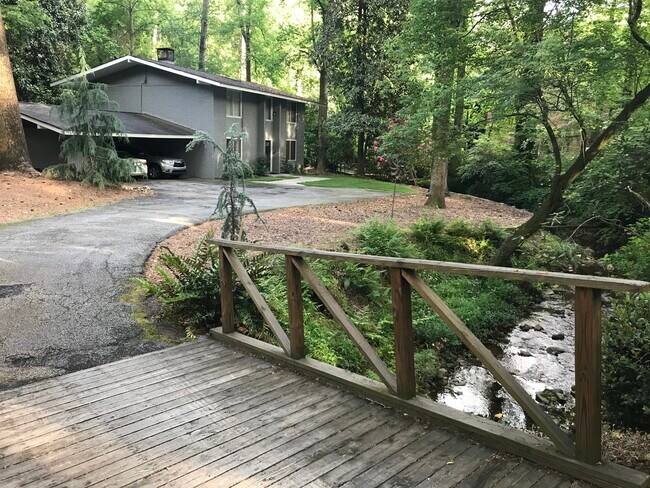 Building Photo - 4889 Lake Forrest Dr
