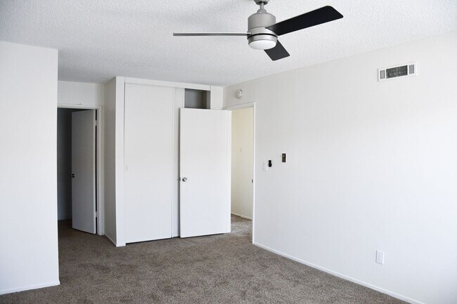 Building Photo - Tularosa (344) West