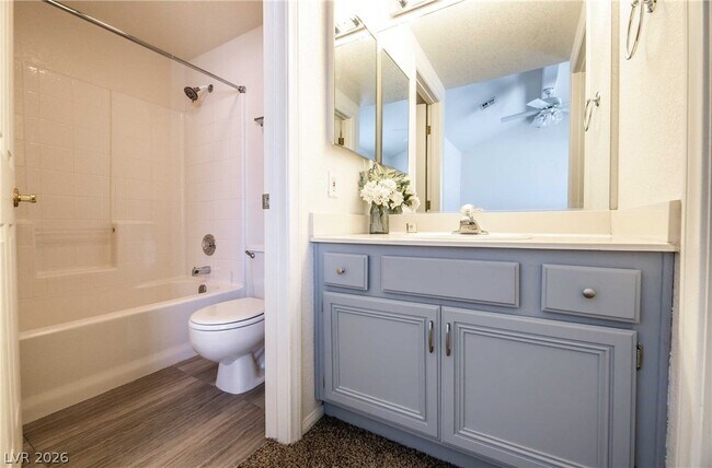 Building Photo - 363 Seine Way