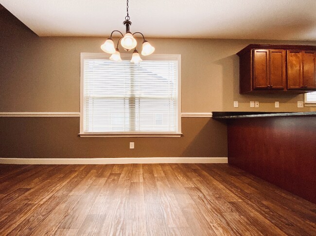 Building Photo - 938 S Mossy Rock Rd