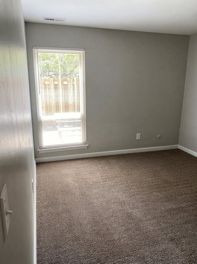 Building Photo - 1085 Merrimar Cir N