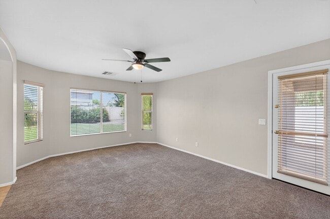 Building Photo - Spacious Gilbert Corner Lot Rental with 4 Bedrooms, Vaulted Ceilings & Private Backyard Retreat