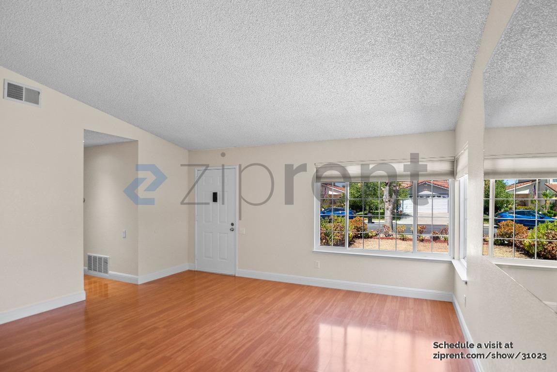 Building Photo - 2758 Croft Dr