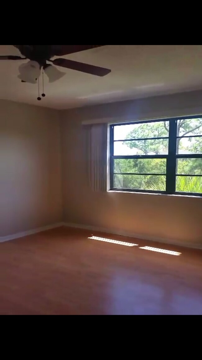 Building Photo - 4700 Lucerne Lakes Blvd