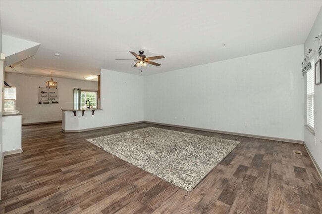 Building Photo - Twin Arch Crossing Rental