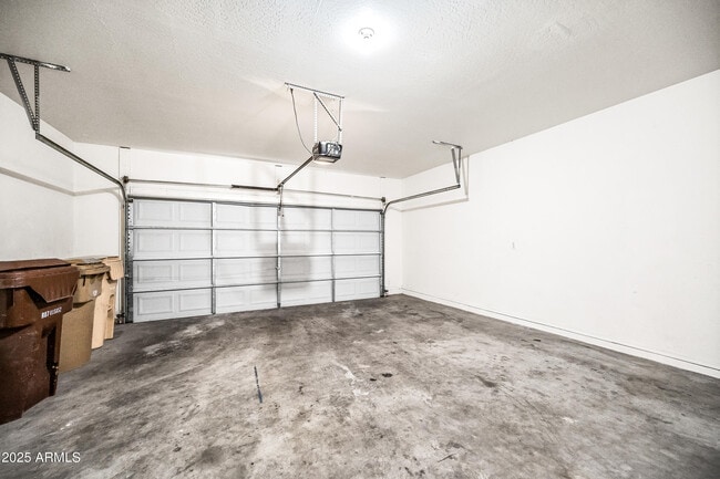 Building Photo - 7026 Cesar St