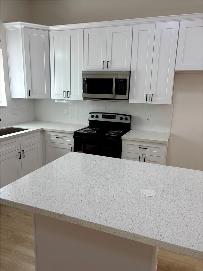 Building Photo - 9711 Pelsey St