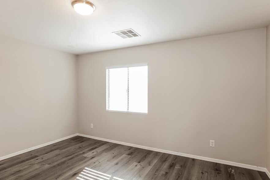 Building Photo - 16761 W Maricopa St