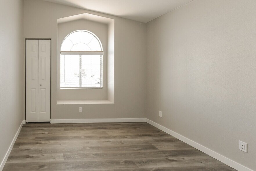 Building Photo - 3667 Saddle Creek Ct