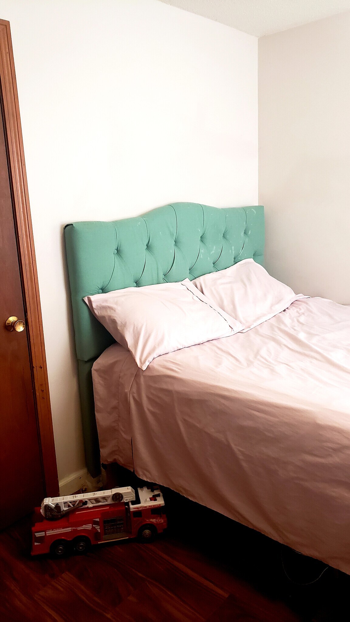 Building Photo - 126 Prentice Ave