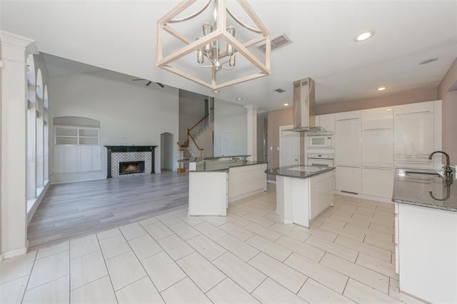 Building Photo - 6001 Pinwood Cir