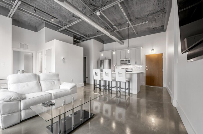 Building Photo - 480 Skain Ave