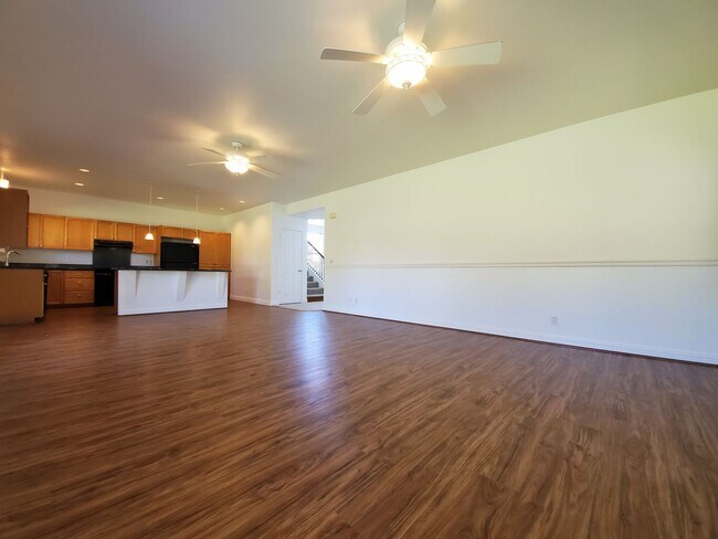 Building Photo - For Rent | 4 Bedroom, 3 Bathroom house with 2 Car Garage