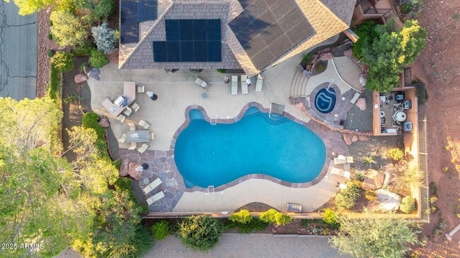 Building Photo - FULLY FURNISHED SEDONA DREAM HOME AWAITS