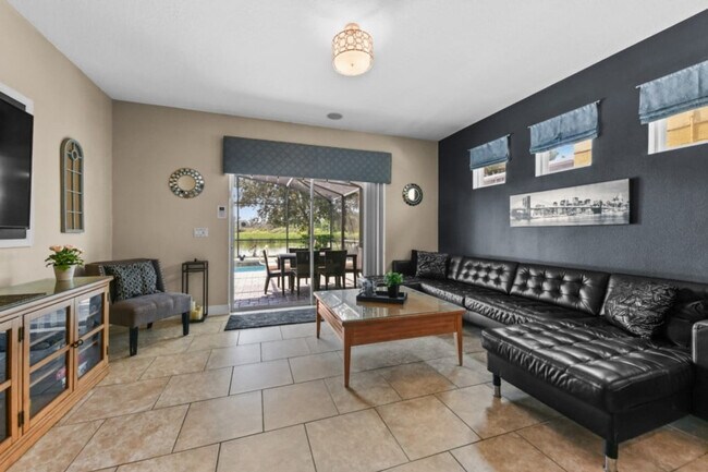 Building Photo - 4425 Acorn Ct