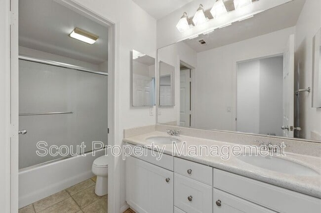 Building Photo - 40026 Somerville Ln