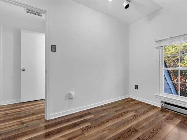 Building Photo - 3512 Castlebury Dr