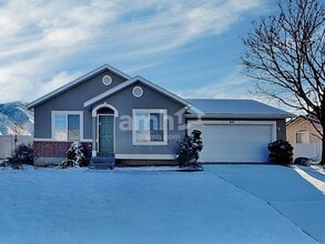 Building Photo - 651 Saddlebrook Dr