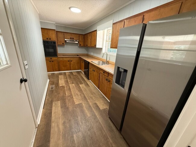 Building Photo - CHARMING UPDATED HOME FOR RENT IN GUNTERSV...