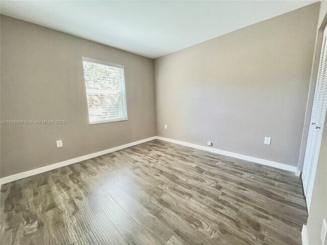 Building Photo - 1125 Papaya St