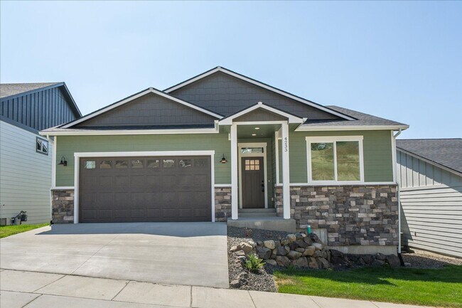 Building Photo - $3,600 - 4 Bed / 3 Bath Stunning Brand New...