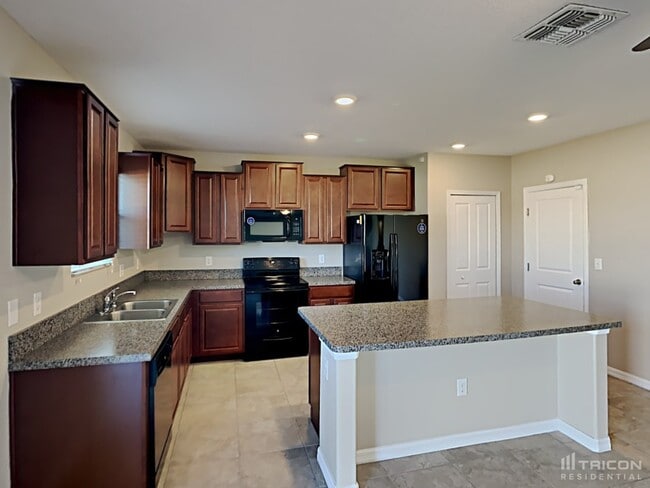 Building Photo - 6804 Trent Creek Dr