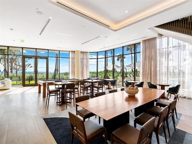 Building Photo - 1116 N Ocean Blvd