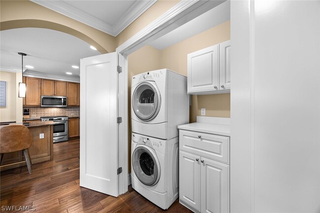 Building Photo - 9123 Strada Pl