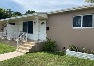 Building Photo - 3175 SW 27th Terrace