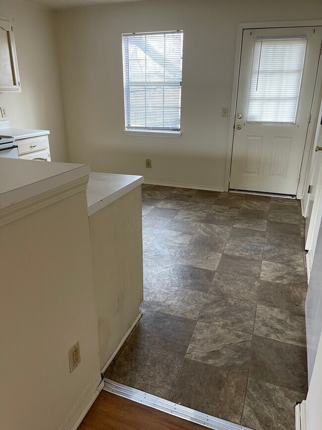 Building Photo - 1830 Stargazer Dr