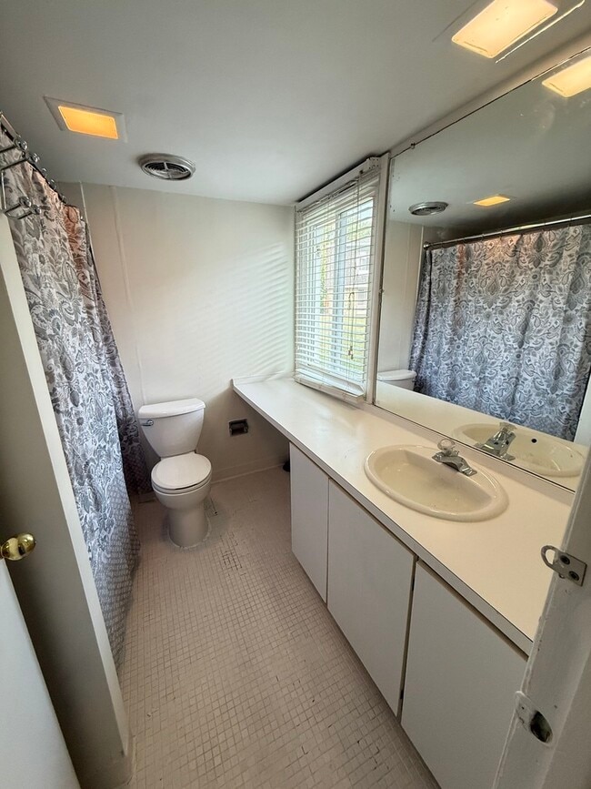 Building Photo - 4506 Kings Walk Dr