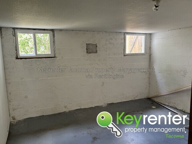 Building Photo - 620 S 34th St