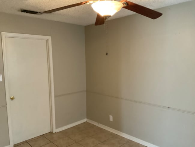 Building Photo - 4915 Rock Point St