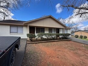 Building Photo - 406 Kearley Dr