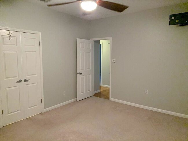 Building Photo - 1207 Shaun Dr