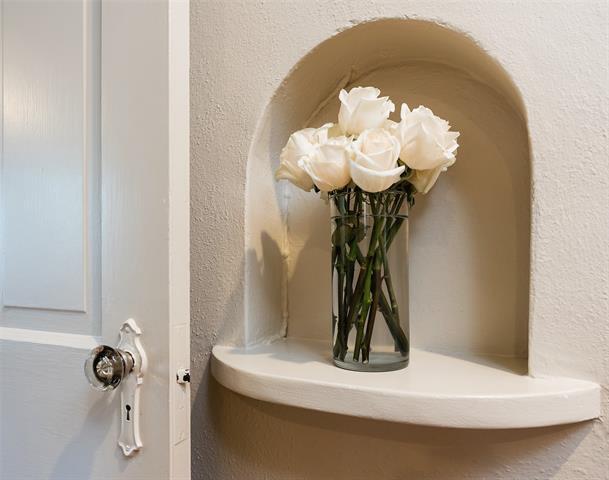 Building Photo - 5122 W Amherst Ave