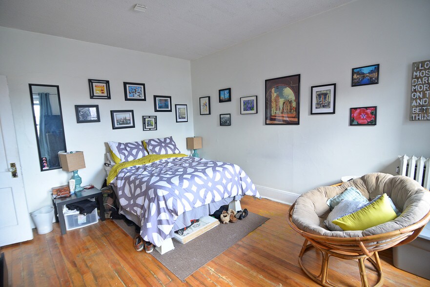 Building Photo - 18 Glenville Ave