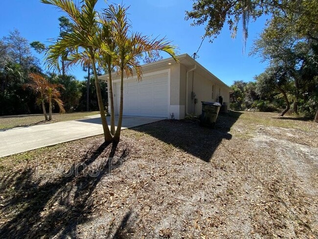 Building Photo - 2635 Starview Ave