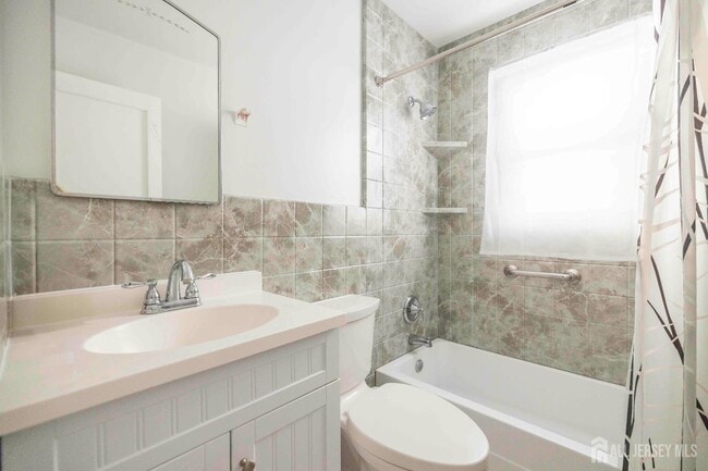 Building Photo - 301 Central Ave