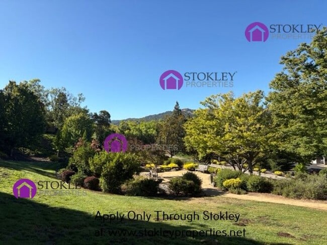 Building Photo - 1200 Singingwood Ct