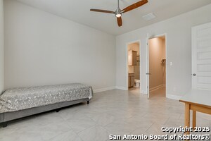 Building Photo - 1114 Aidenbaum